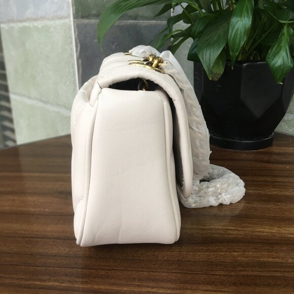 NEW COACH quilted pillow Madison leather shoulder crossbody bag in white - Picture 3 of 10